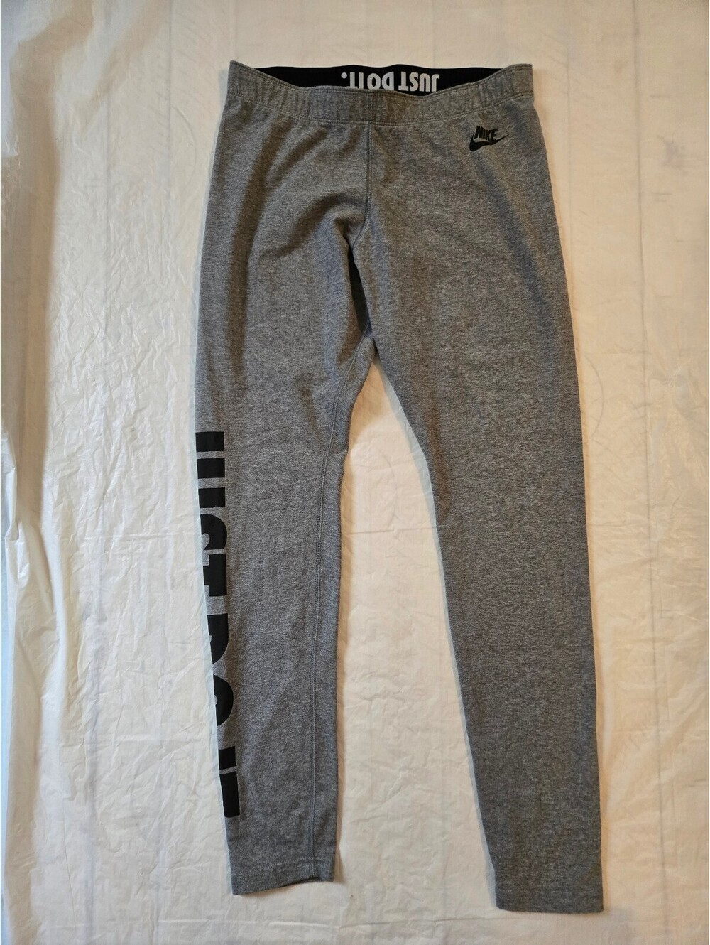 Nike Just Do It Gray Leggings – Women’s Size M